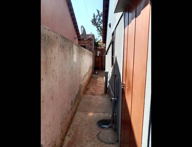 2 BEDROOM HOUSE FOR SALE IN LUFHERENG